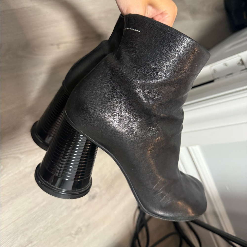 MM6 Maison Martin Margiela Black cups Boots